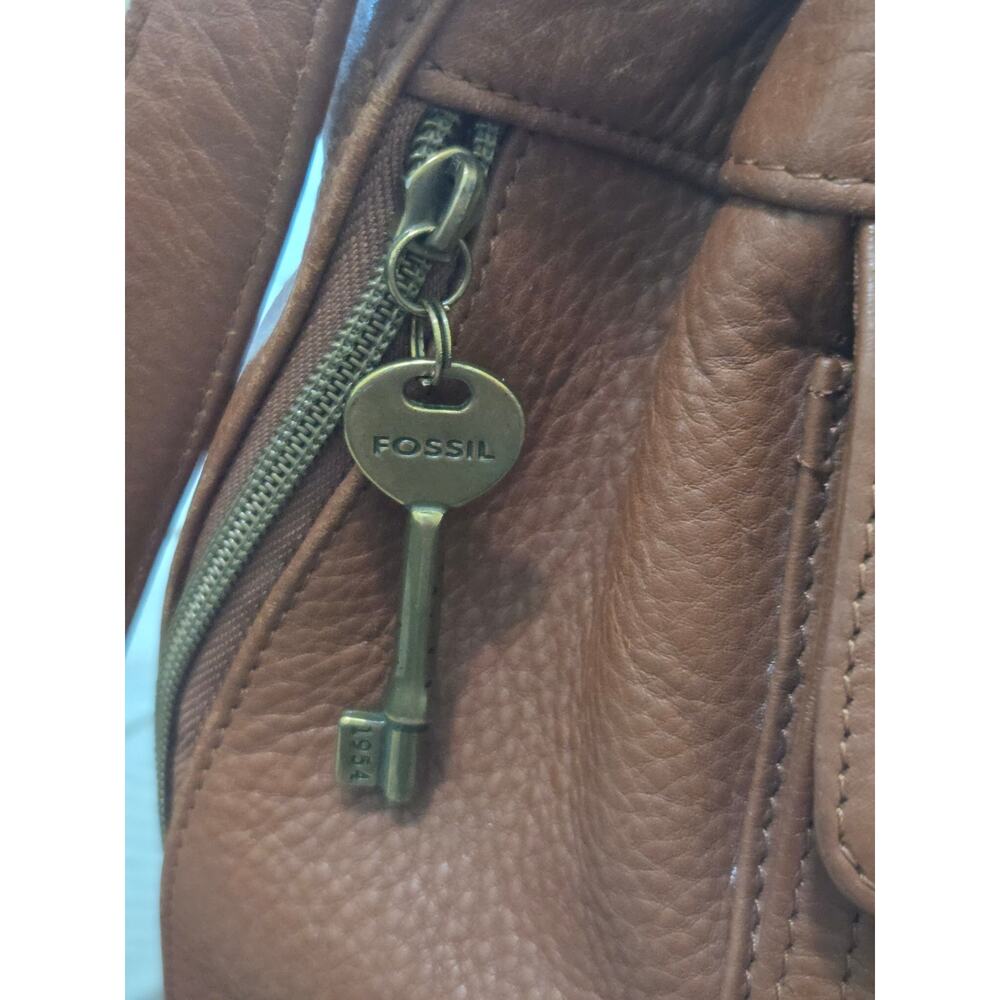 Fossil Y2K Bucket Shoulder Bag Tan Leather Fossil Key Charm - Picture 2 of 7